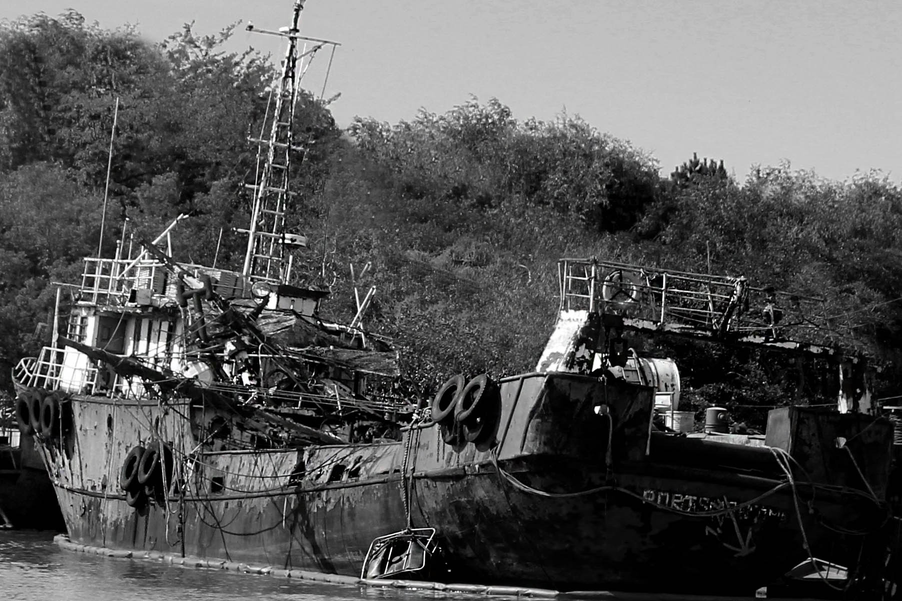 Serie.-.CEMENTERIO DE BARCOS
